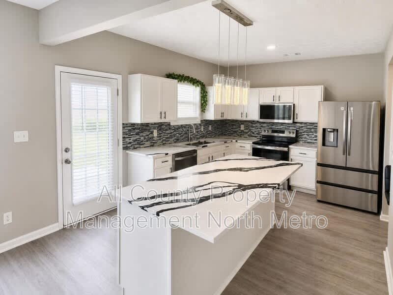 542 Marsh Lake Drive – photo 4