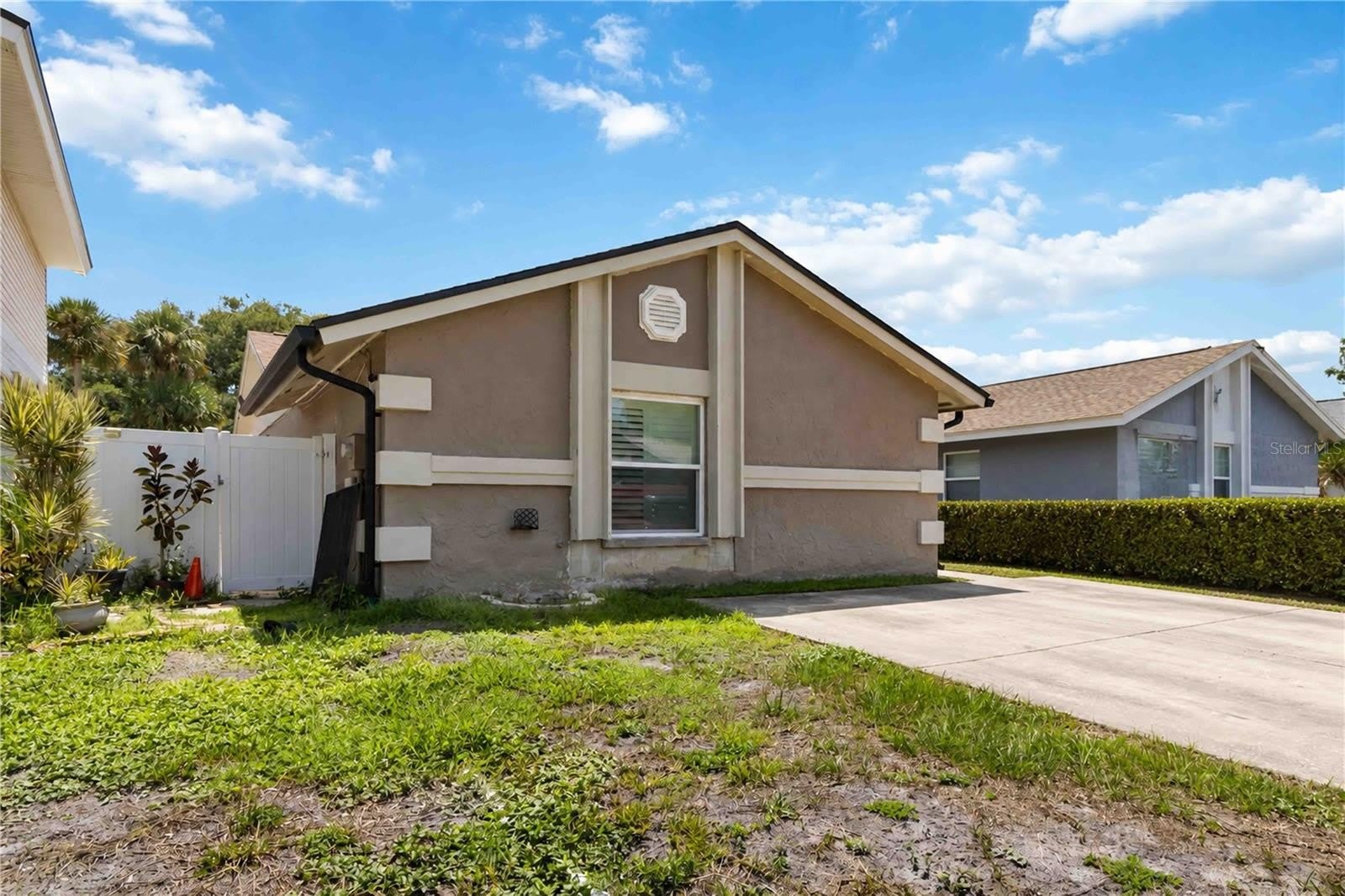 10327 PARKCREST Drive – photo 2