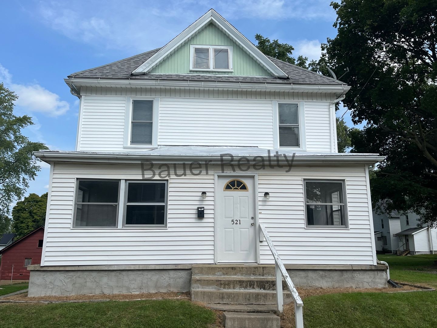 Three Bedrooms, One and a Half Bathrooms – photo 1