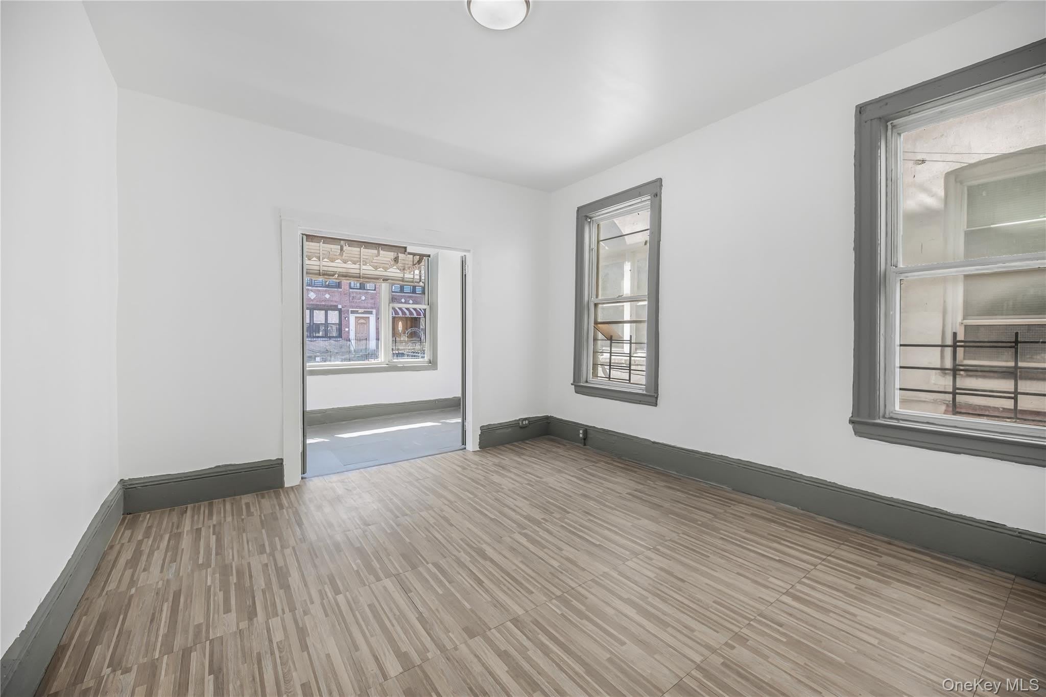 1260 Evergreen Avenue – photo 4