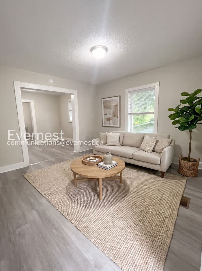 221 West Twenty-Third Street – photo 3