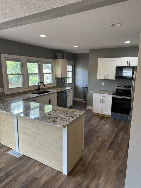 110 Montrose Road – photo 2