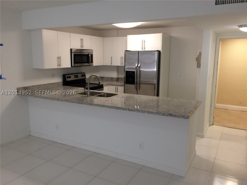 9143 SW 77 AV – photo 2