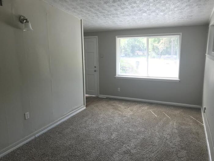 8502 Buckingham Road – photo 5