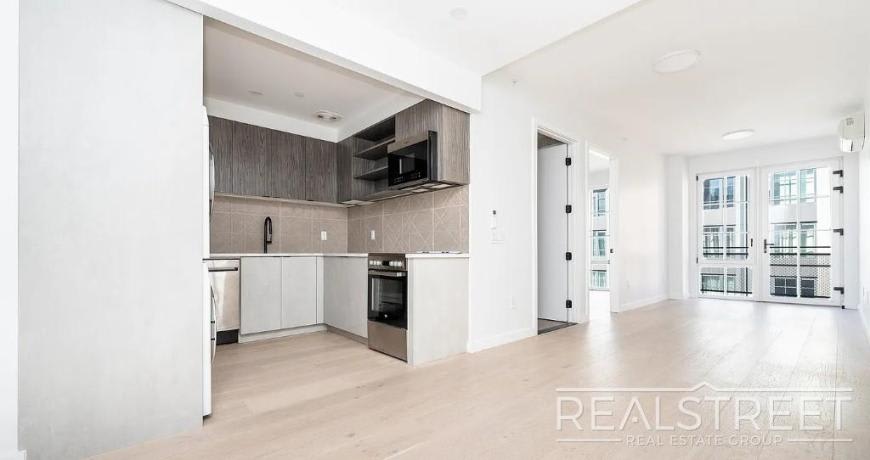 37-25 32nd Street – photo 3