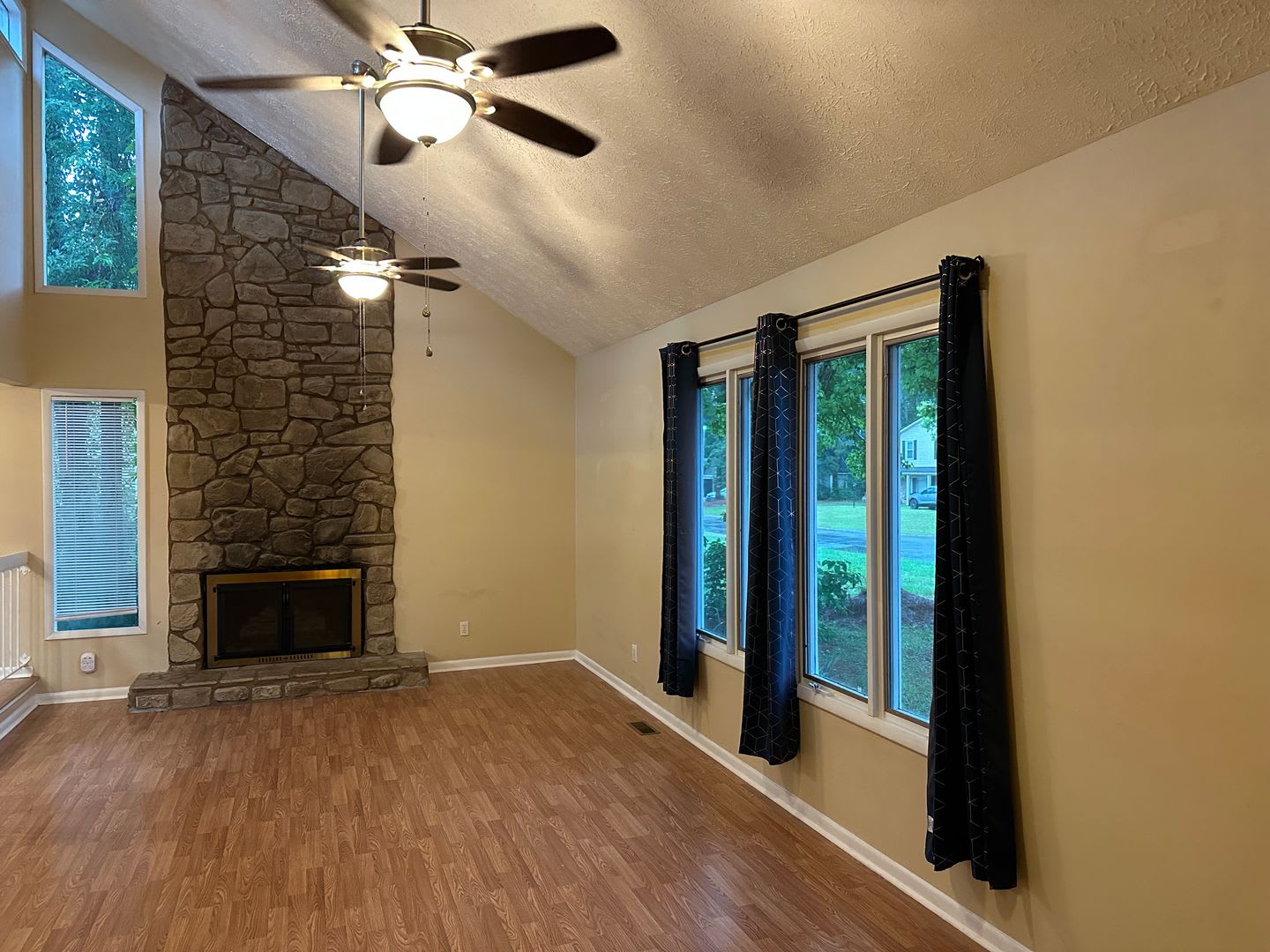**SEPTEMBER RENT FREE!!** AVAILABLE NOW – photo 5