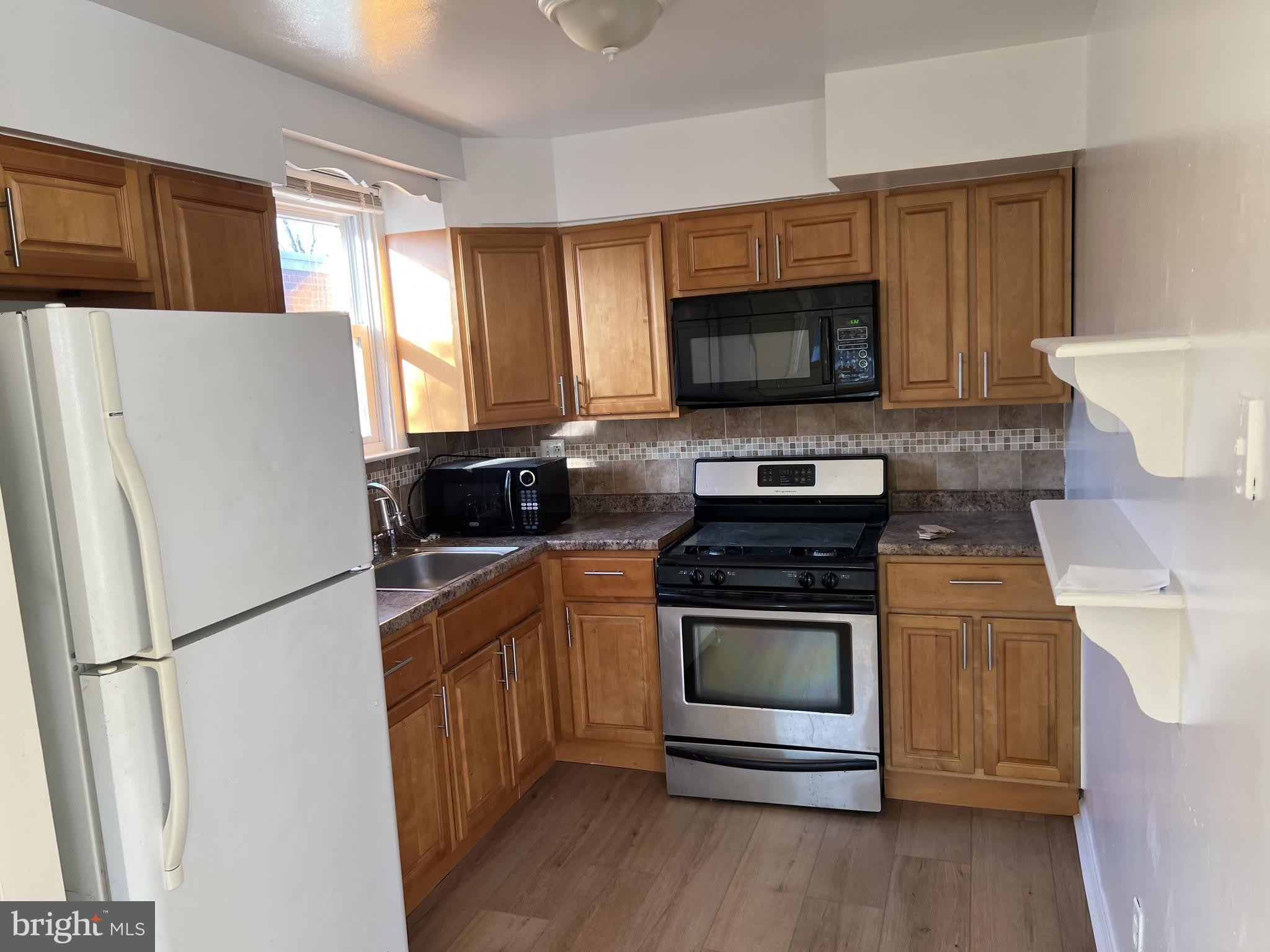 205 E ERICA Place – photo 4