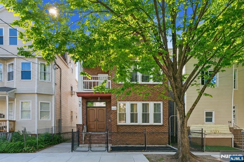 72 Seymour Avenue – photo 3