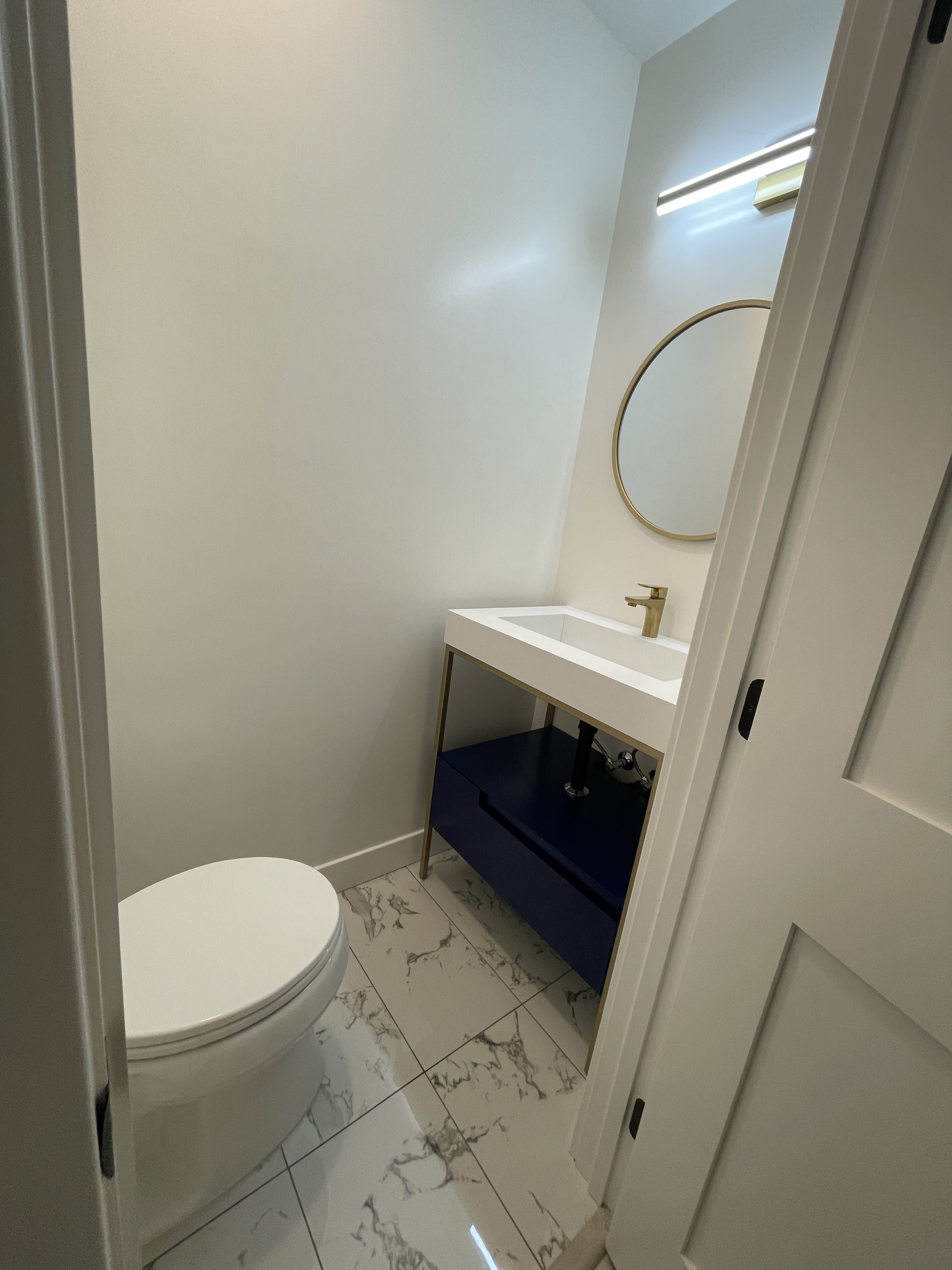 1049 Davis Avenue – photo 4
