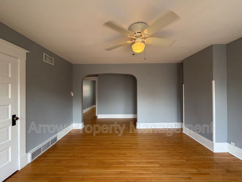 2125 South Street – photo 5