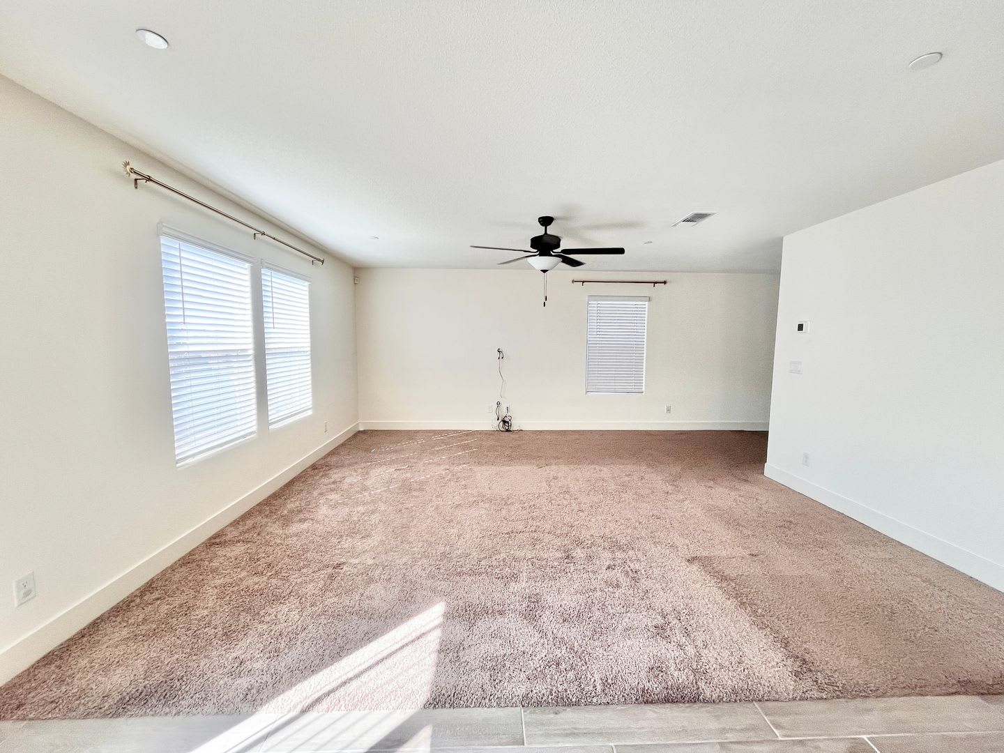 REDUCED! Spacious, Modern 4-Bedroom 2.5 Bath Home plus Den, Prime Location! With Solar! – photo 1