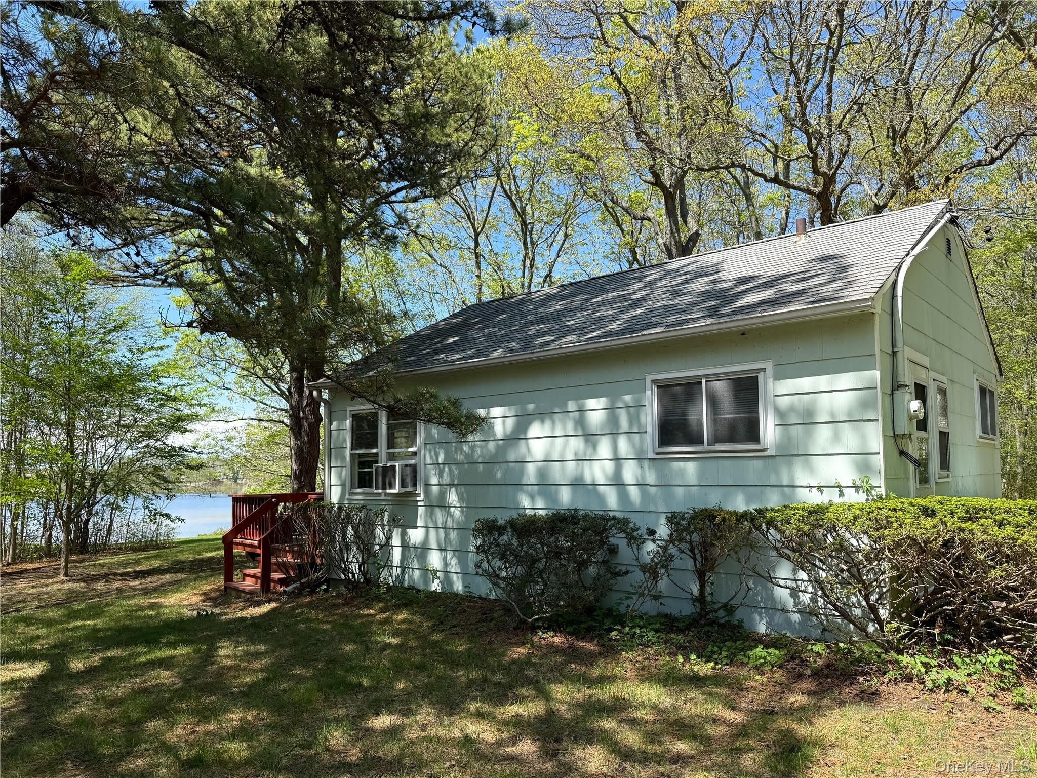 8515 Soundview Avenue – photo 2