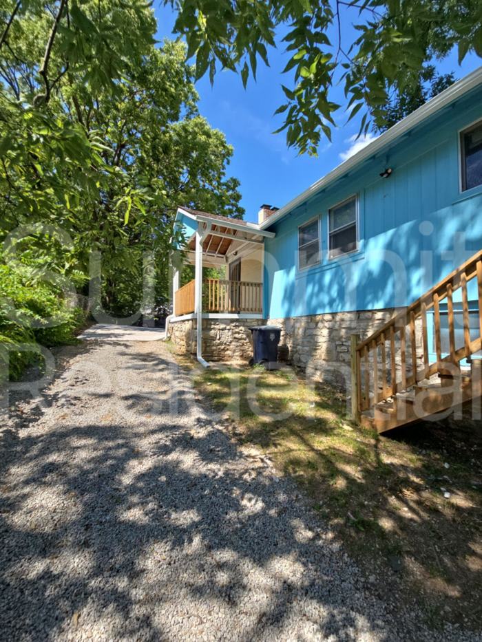 5011 East 39 Terrace – photo 3