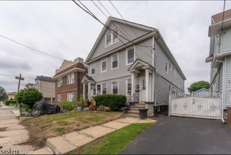 1020 Cross Ave – photo 3