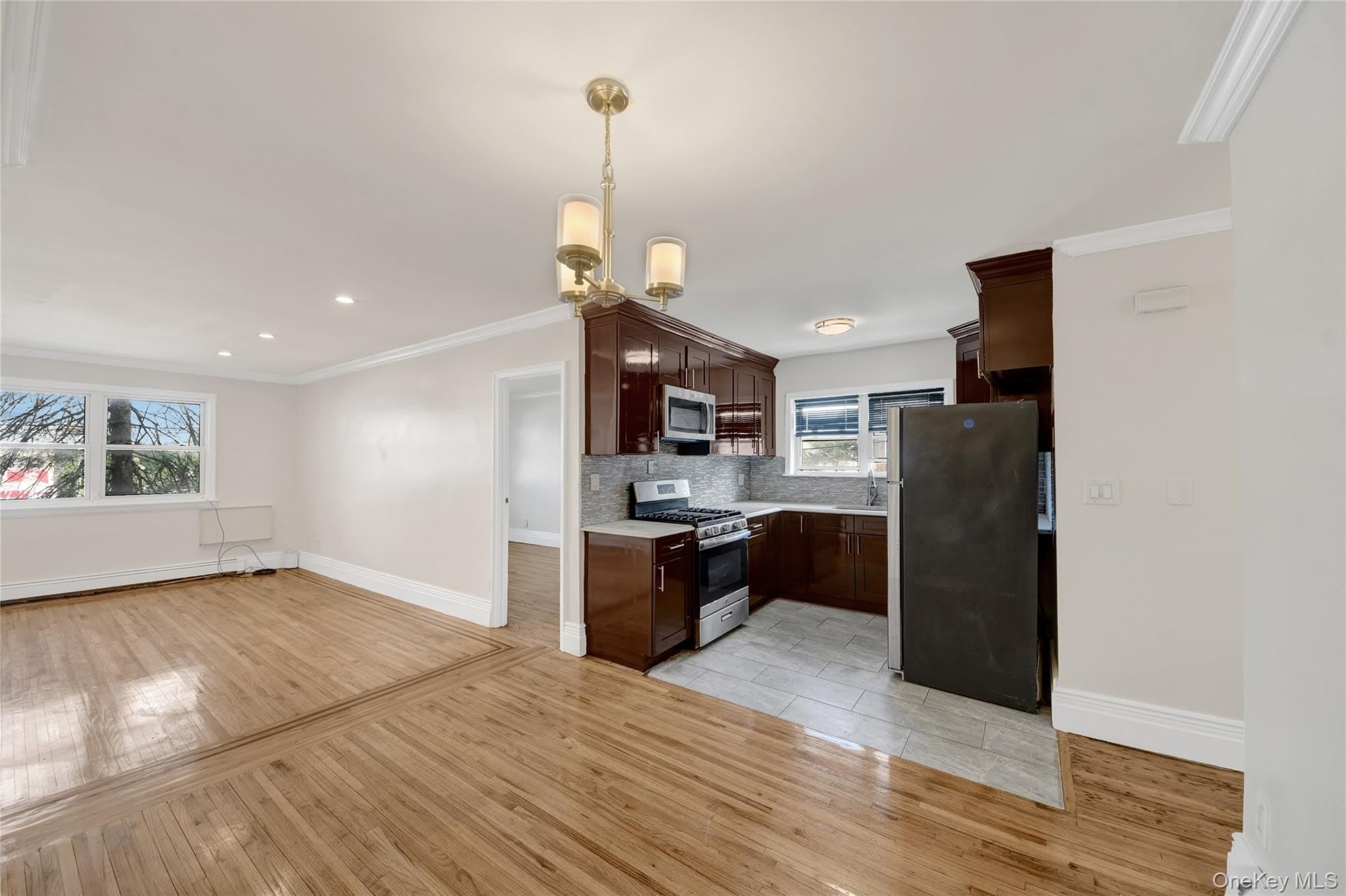 4392 Carpenter Apt 2 Avenue – photo 4