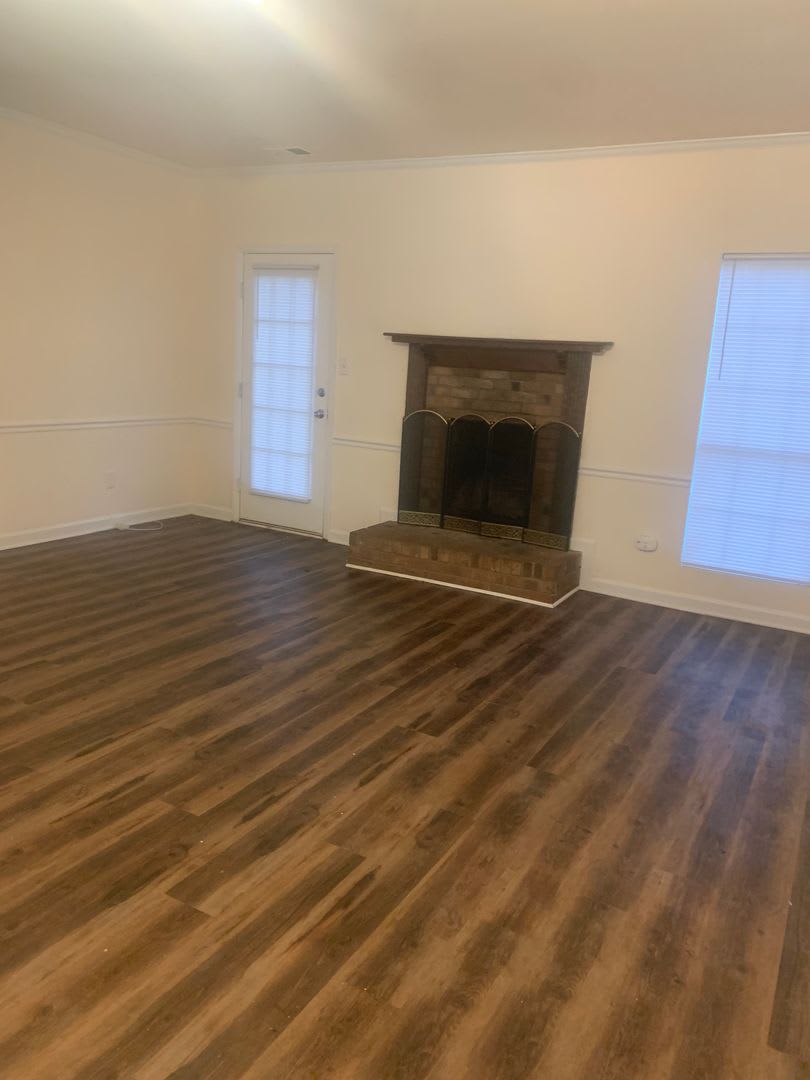 Great NW RALEIGH location-2 brm 2 bath ~ Fully equipped kitchen with microwave-deck-wood burning fireplace – photo 4