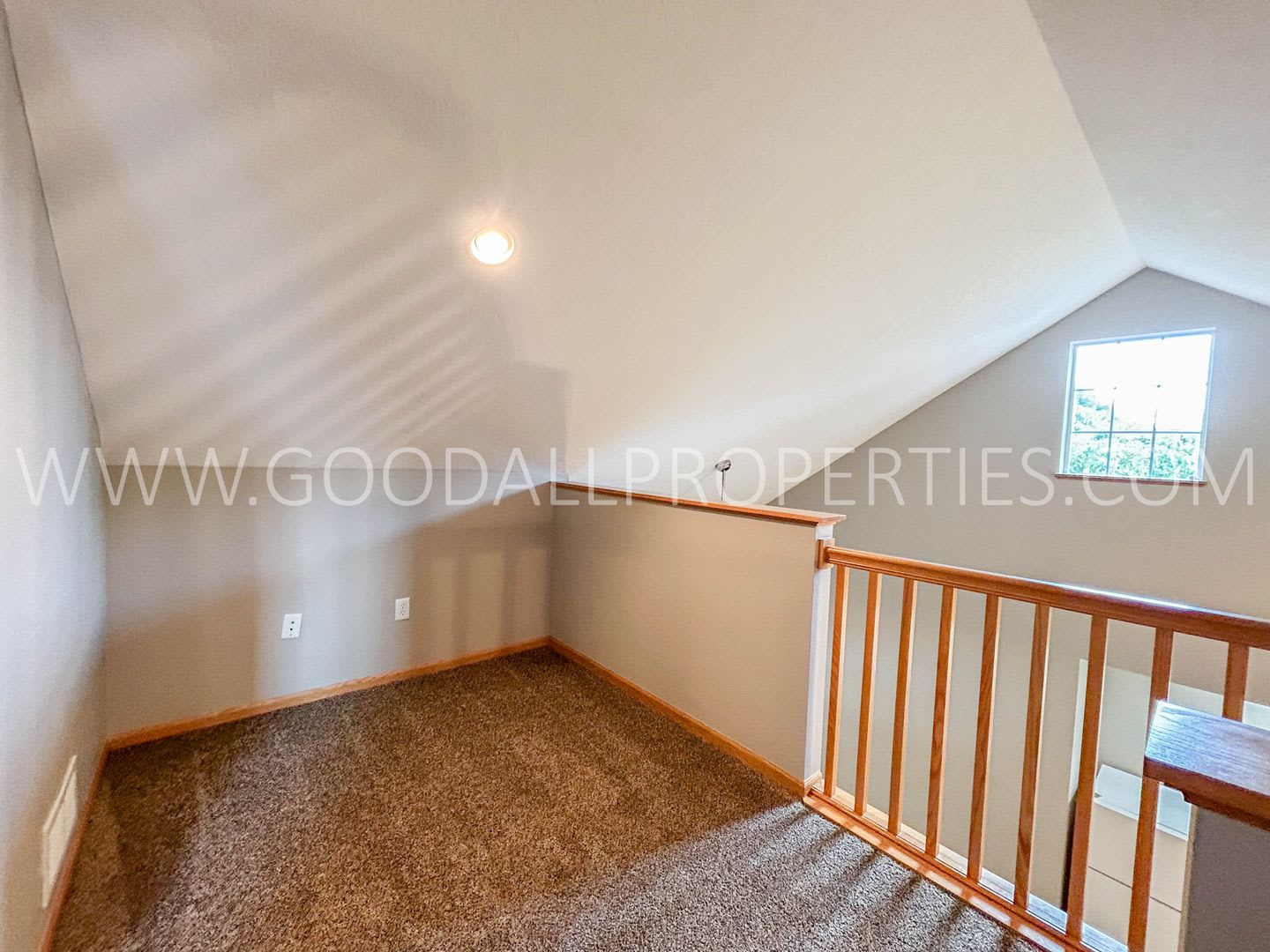 3 Bedroom, 2.5 Bath Corner lot Townhome in Urbandale – photo 4
