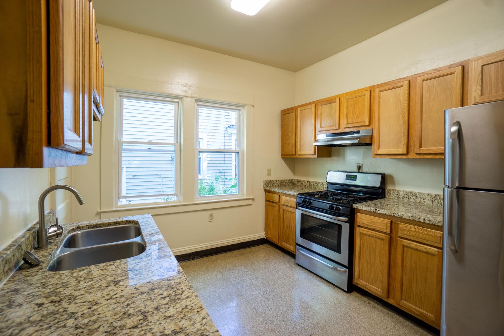 963 Lancaster Ave Available 7 1 27 Spacious Single Family Home Close To Campus – photo 2