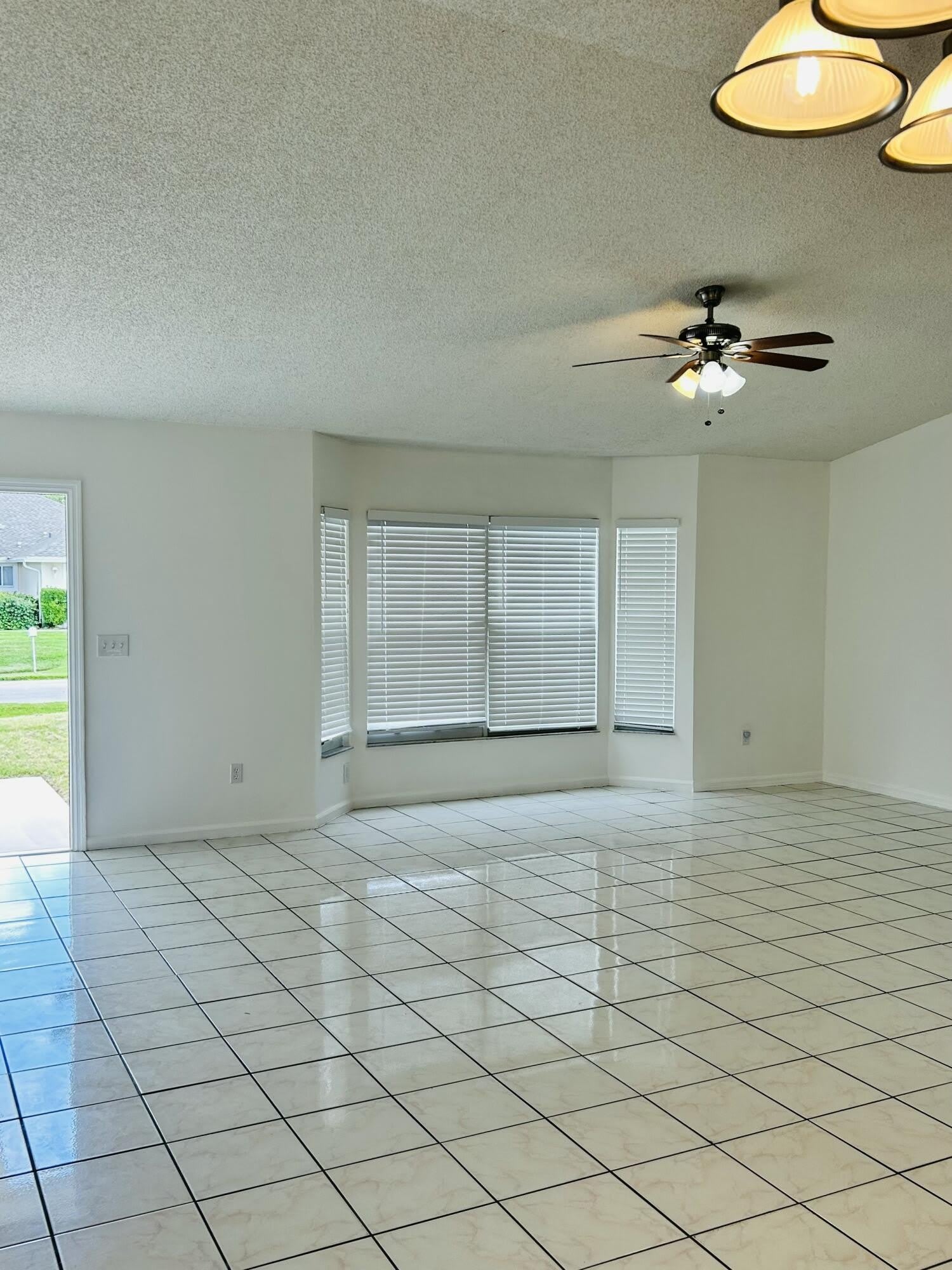 367 SW Donna Terrace – photo 2