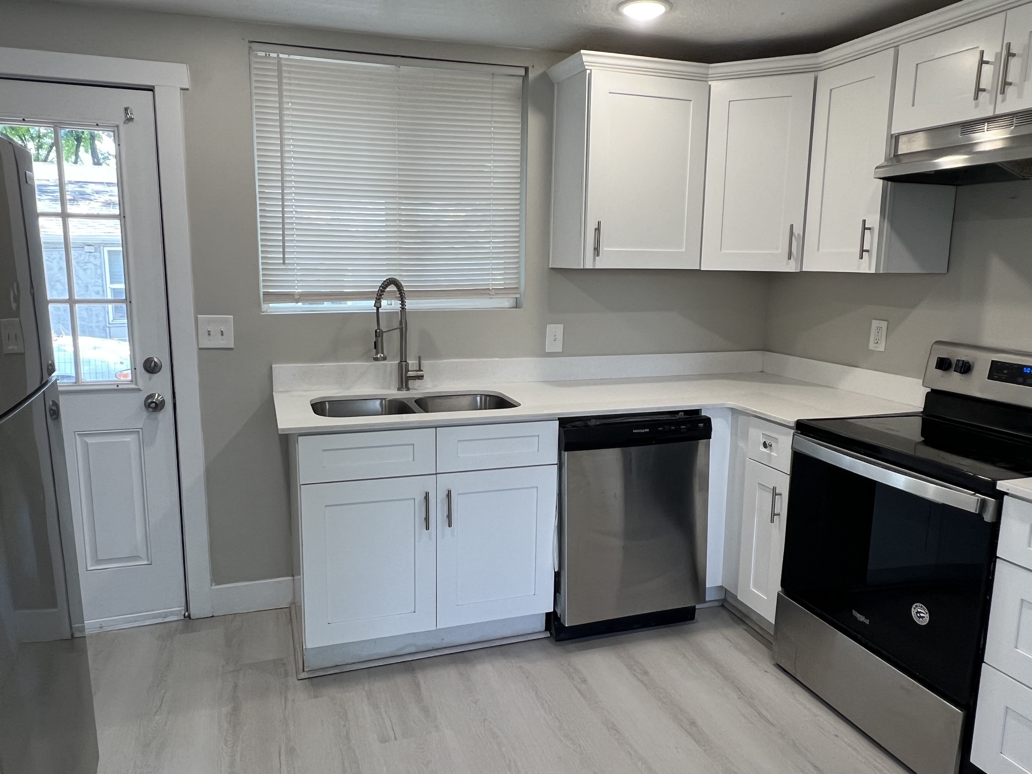 1535 South Russett Avenue – photo 1