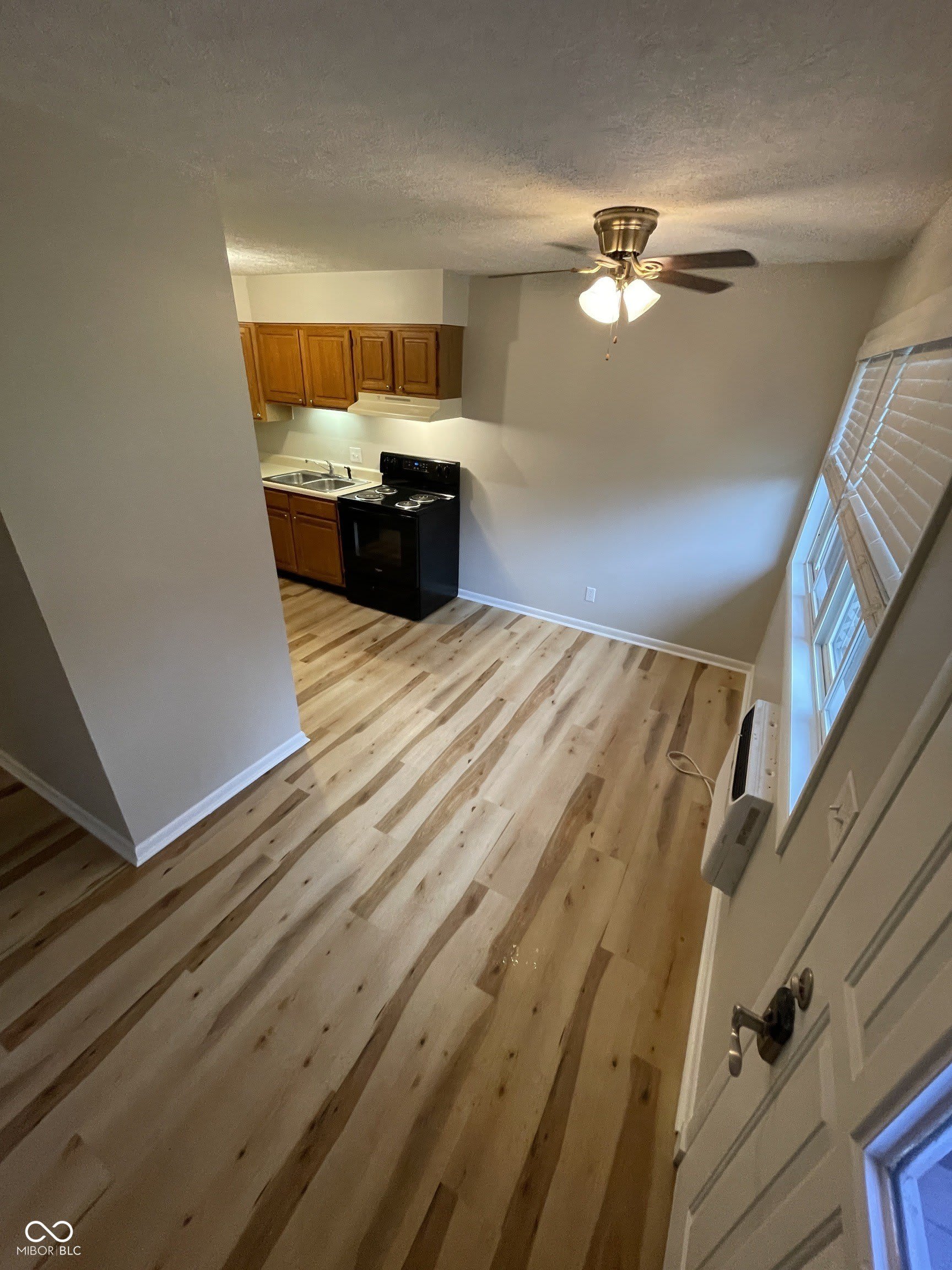 959 W McKay Road – photo 2