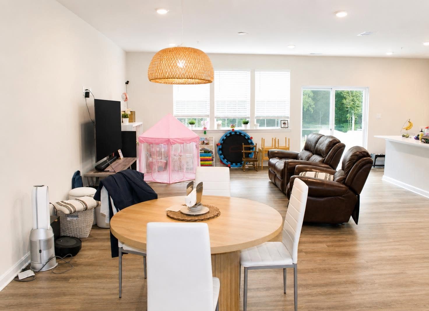 233 Correri St – photo 5