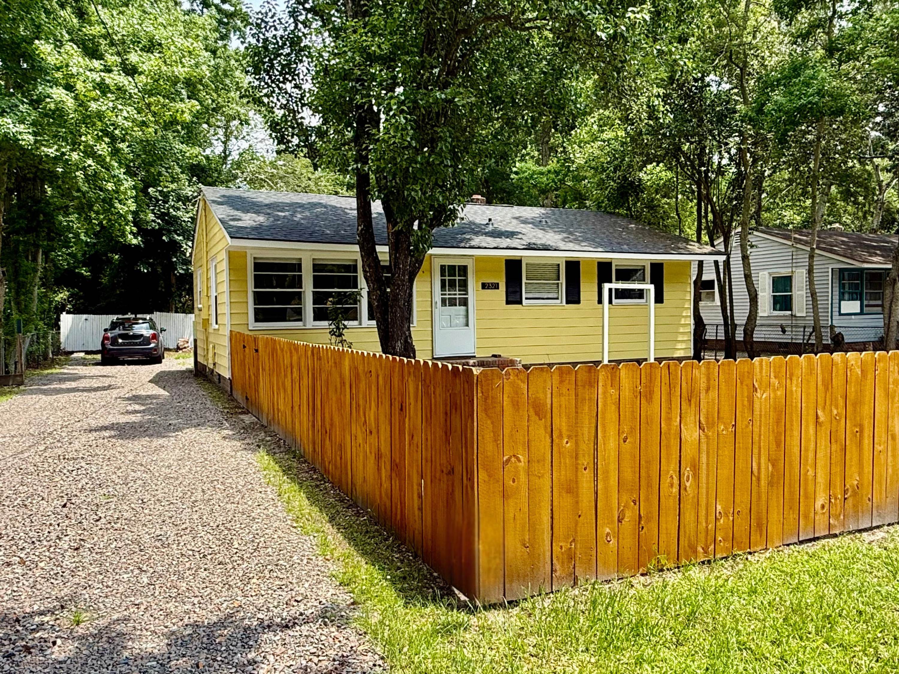2321 Falcon Rd – photo 2