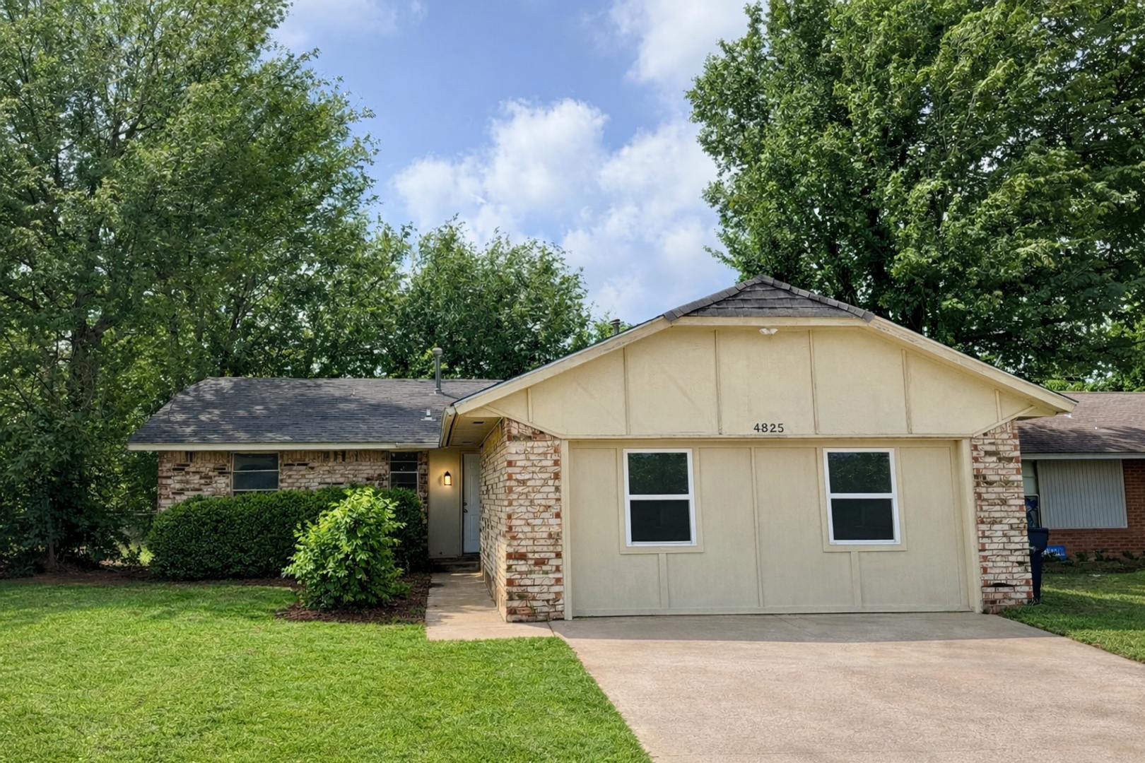 Spacious 5-Bedroom Home Near Tinker AFB and Local Parks – photo 1
