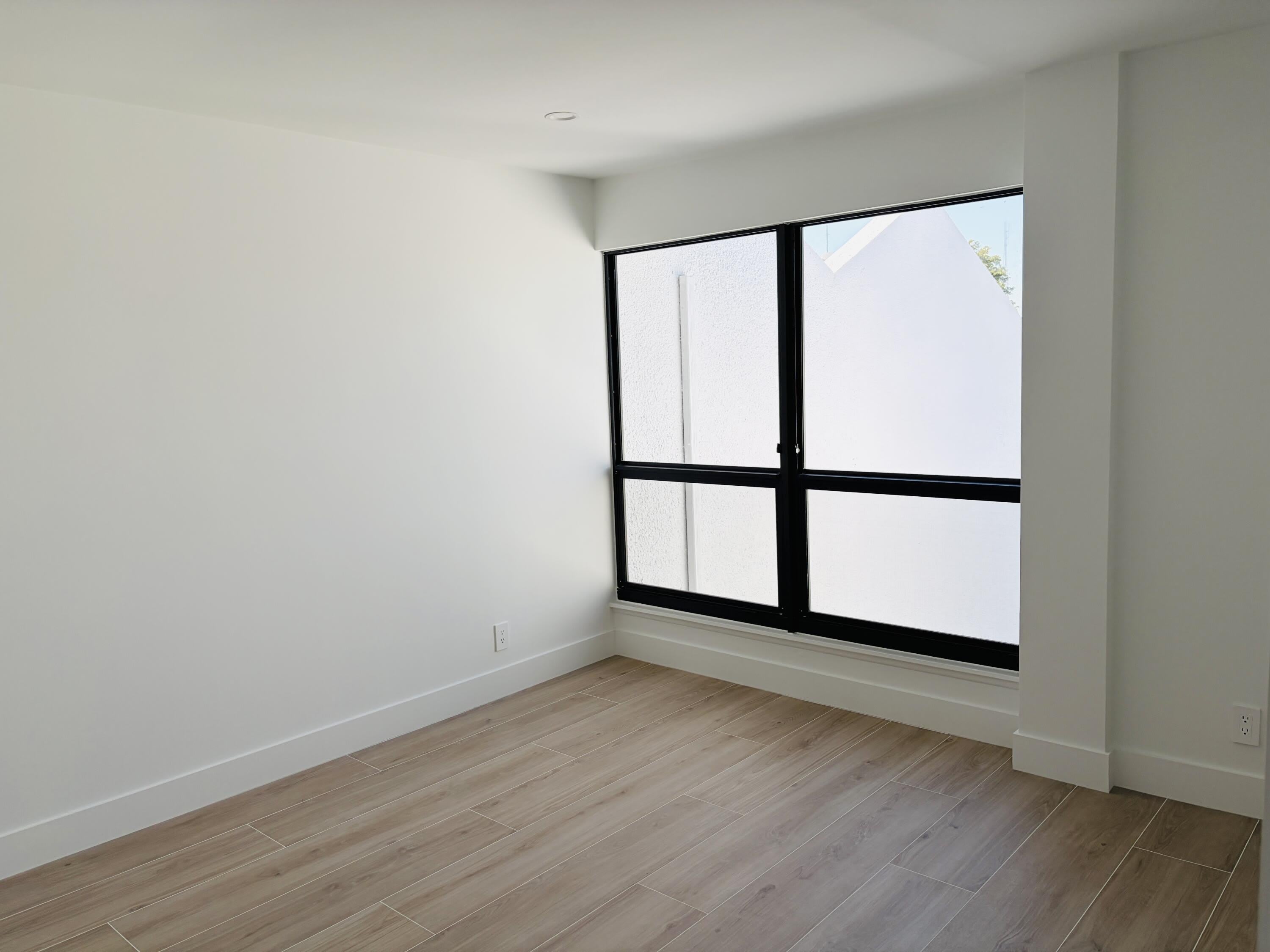 2404 Bridgewood Drive – photo 5