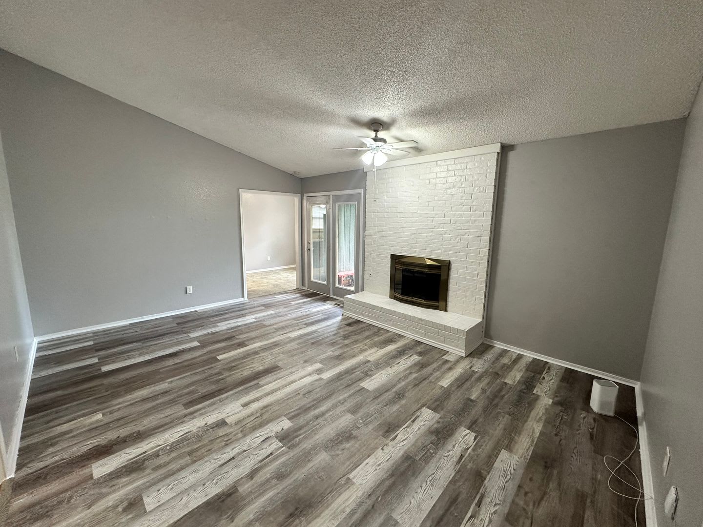 Adorable 1 Bedroom 1 Bathroom Duplex For Rent – photo 4