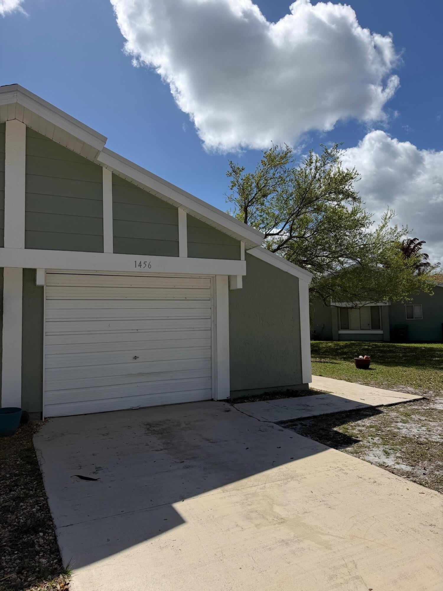 1456 SE Rivergreen Circle – photo 1