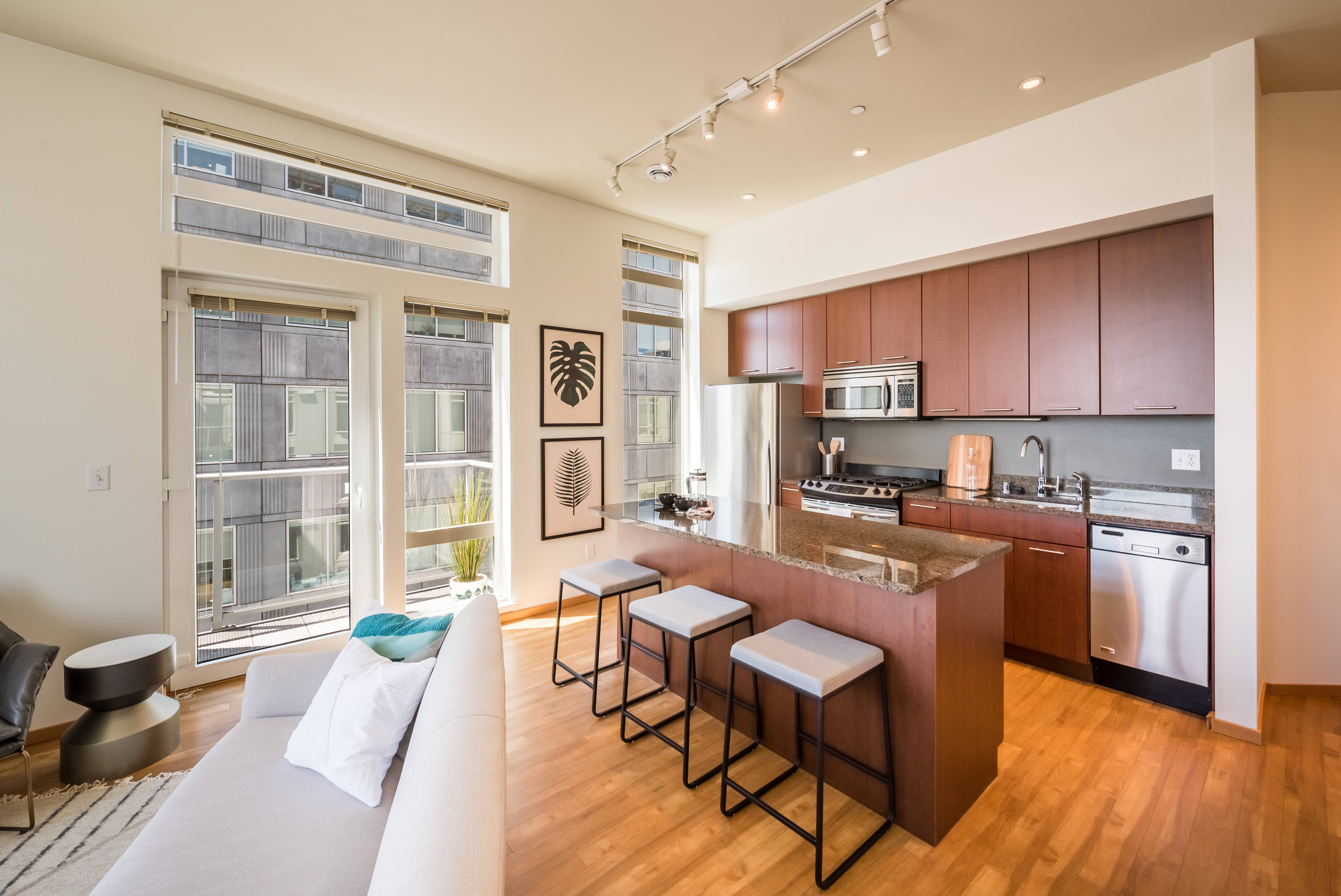 Clark Apartments – photo 2
