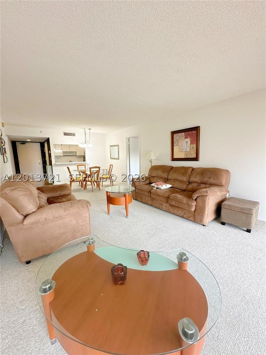 240 Lakeview Dr – photo 2
