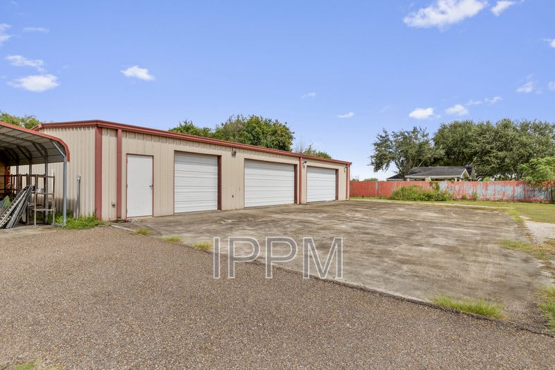 16413 Wilson Rd- Outdoor Shop – photo 1