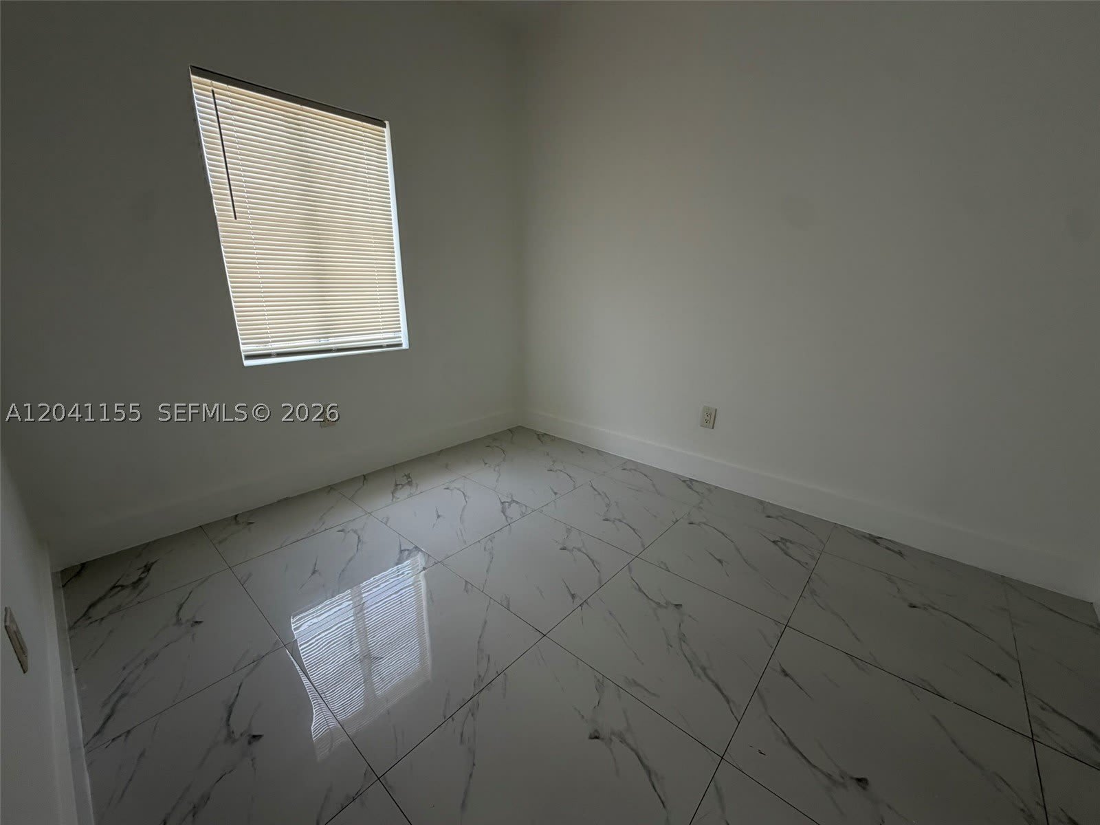 111 SW 11 Ave – photo 5