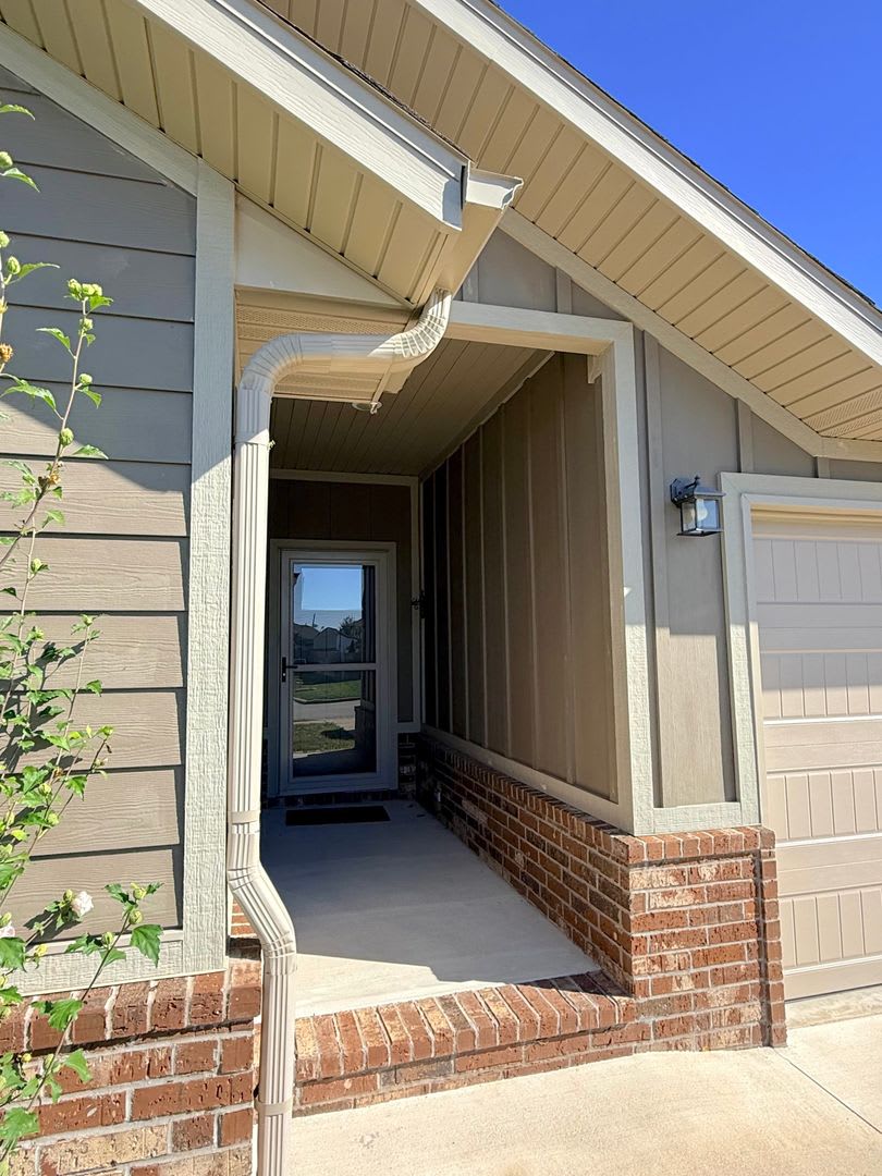 Fully Furnished 3 Bed / 2 Bath Home in Nixa – photo 2