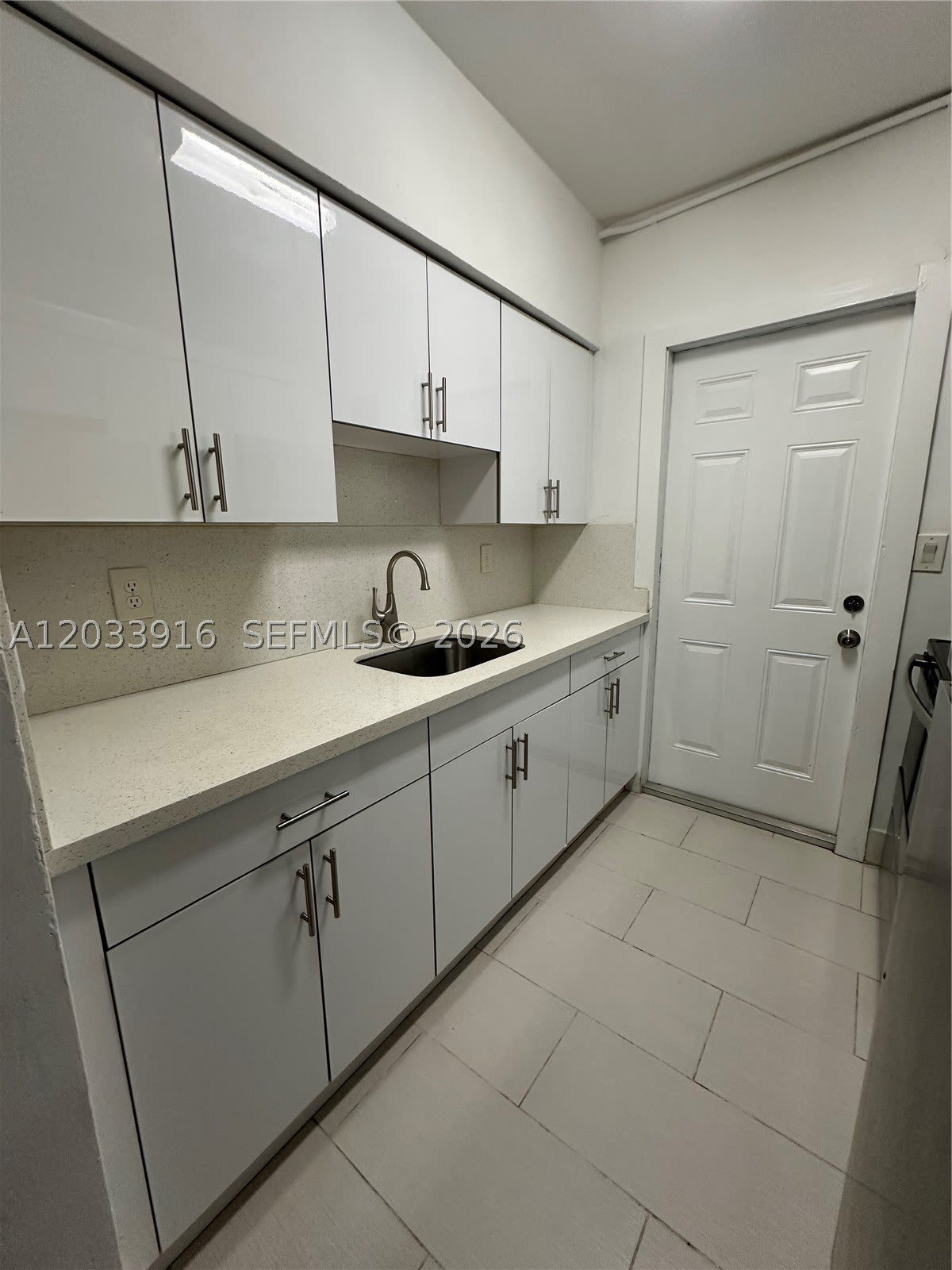 8205 Crespi Blvd – photo 5