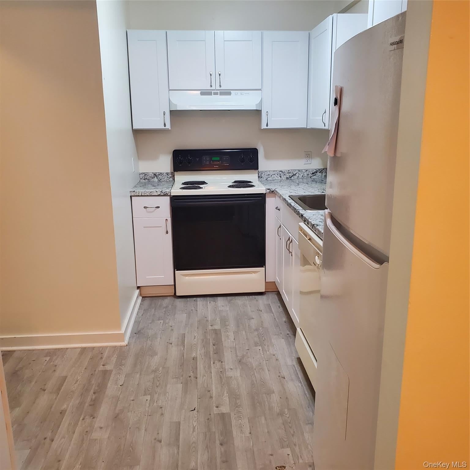 160 West Road – photo 3