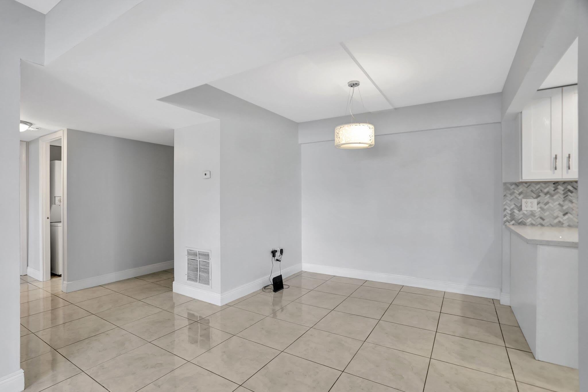 4156 Inverrary Drive – photo 3