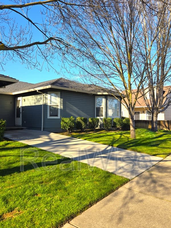 3015 Merriman – photo 2