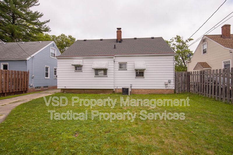 19268 Stafford Ave – photo 3