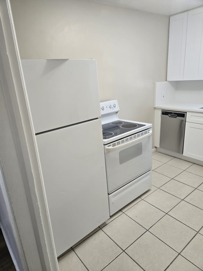 1 Herbert Avenue South – photo 3