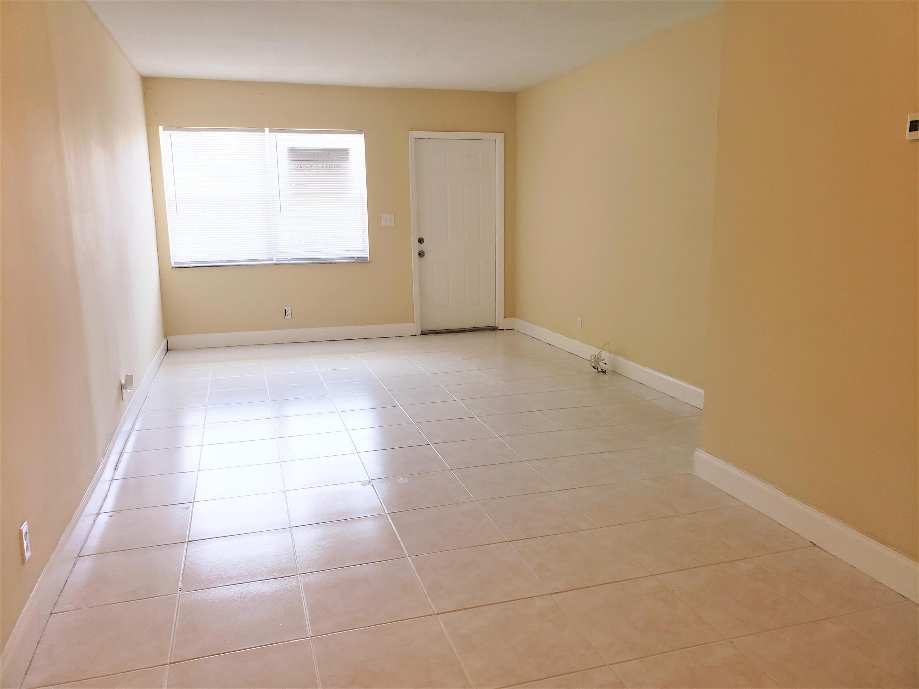 190 NE 40th Street – photo 4