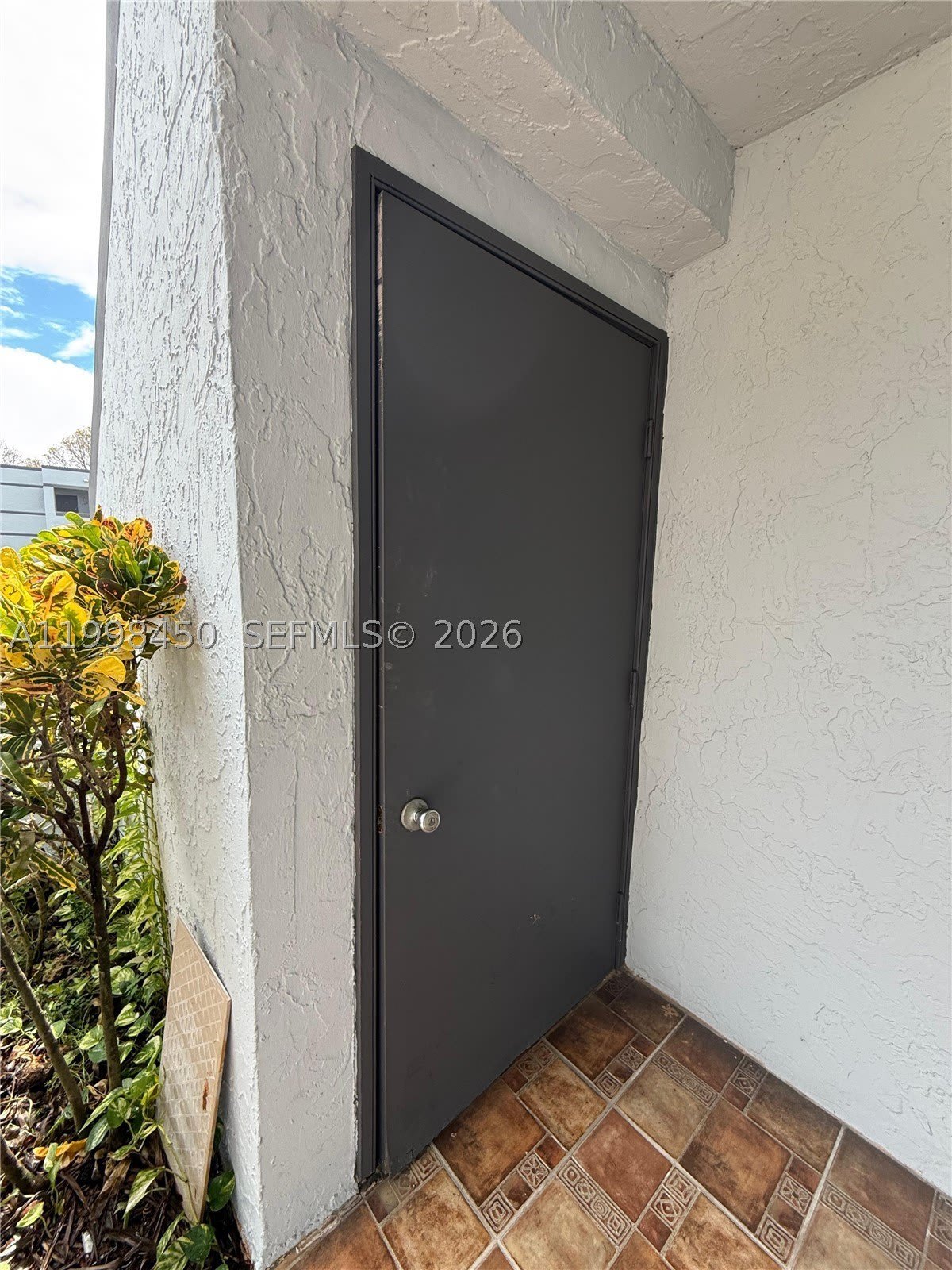 155 Lakeview Dr – photo 2