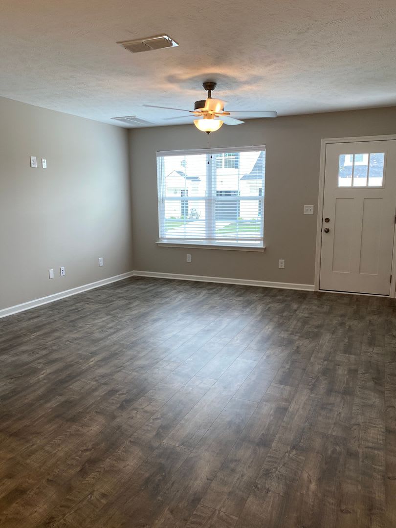 3 BD 2.5 BA Great Location Like New Build Townhome! – photo 5
