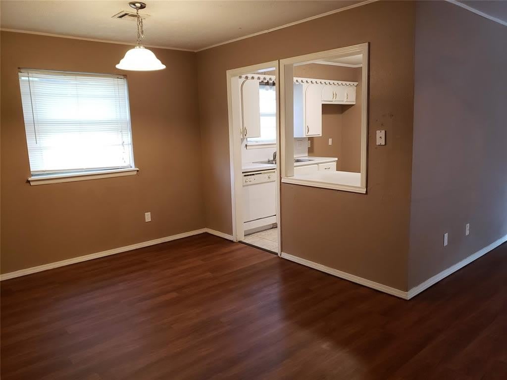 1932 Elmhurst Drive – photo 4