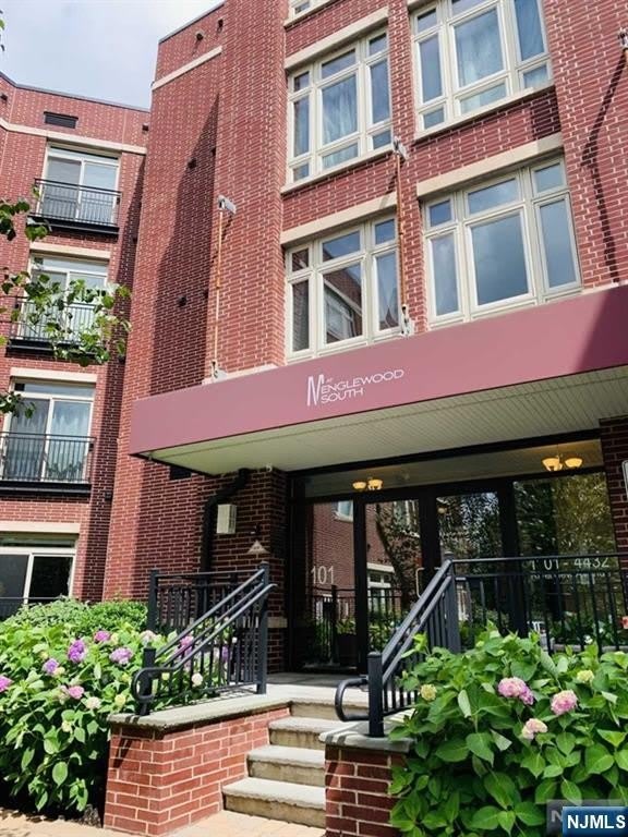 3325 Riverview Avenue – photo 2