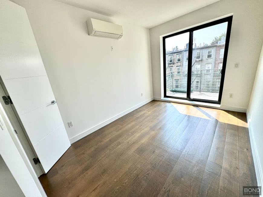 56 Vernon Avenue – photo 5