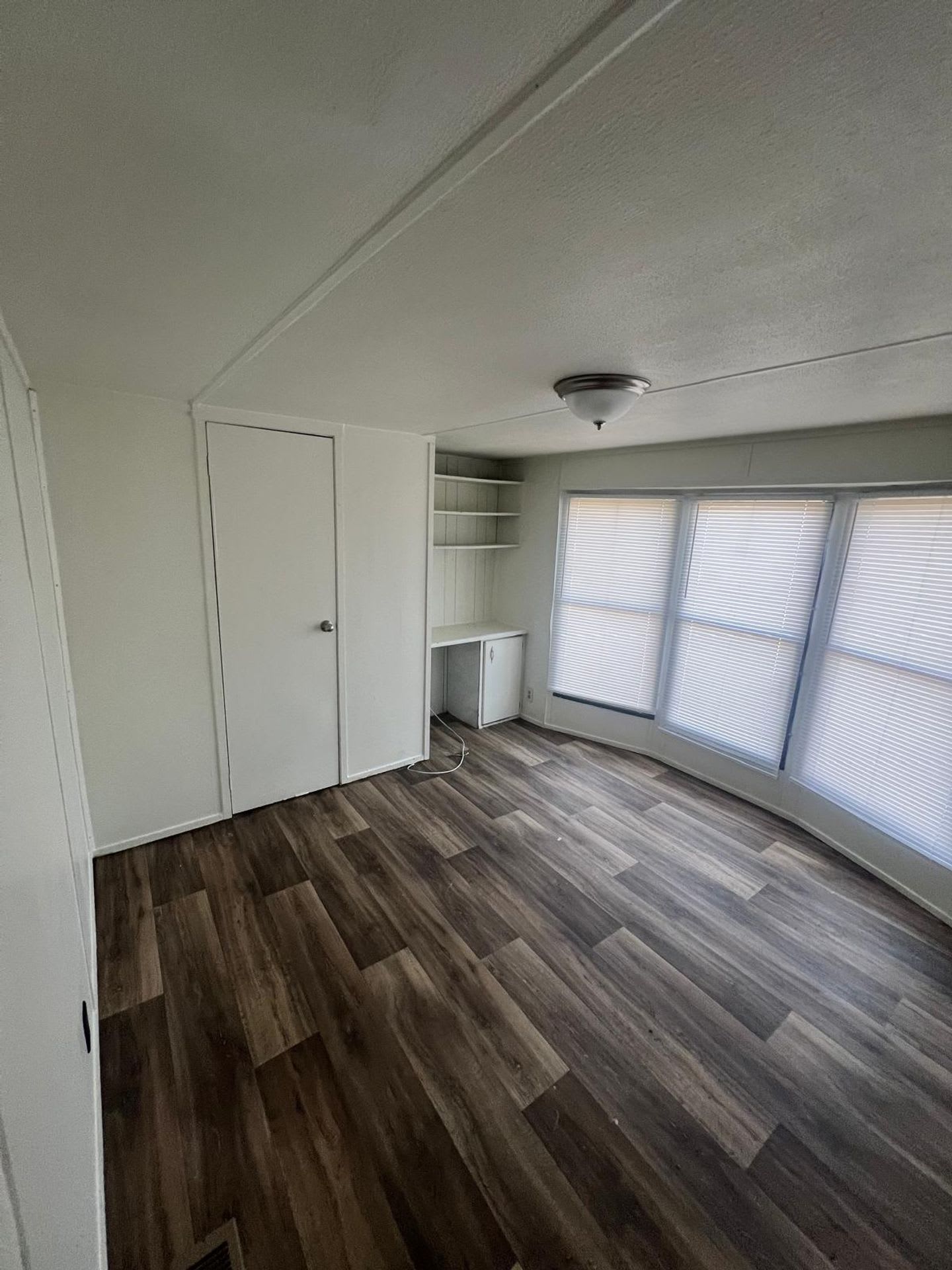 Renovated 3-Bed, 2-Bath Mobile Home – photo 5