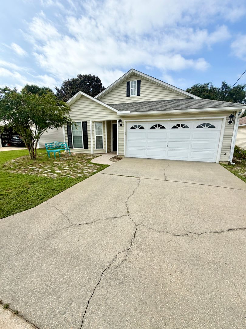 Nice 3 Bedroom Home For Rent – photo 3